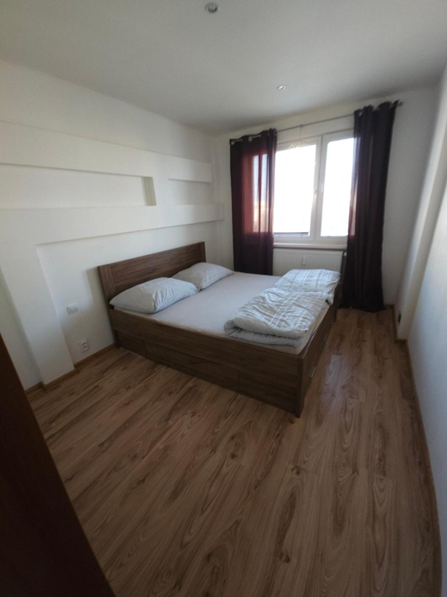 3 Izbovy Byt Prievidza Oda fotoğraf